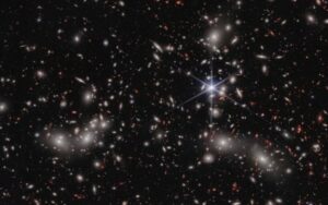 Primeiras luzes do universo brilharam com ajuda das galáxias anãs