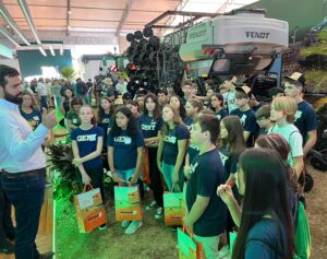 Projeto educativo marca presença na Expodireto Cotrijal para ampliar conhecimento sobre o agro