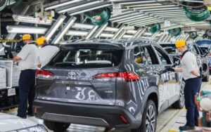 Toyota trabalha em tinta que muda cor do carro com o calor