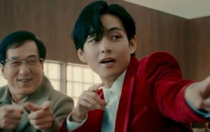 V, integrante do BTS, estrela comercial ao lado de Jackie Chan