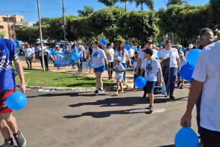 1ª Caminhada do Abril Azul chama a atenção de Chapadão do Sul para conscientização do autismo