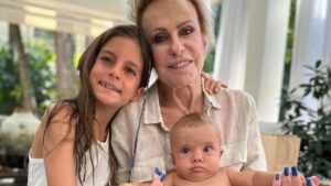 Ana Maria Braga faz clique raro ao lado das netas; veja fotos