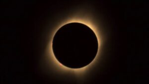 Astroturismo: pessoas procuram os melhores lugares para ver o eclipse