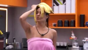 Beatriz prova do próprio veneno e faz da felicidade alheia um inferno