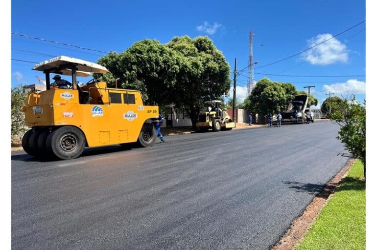 Começou a execução do recapeamento asfáltico em várias ruas de Sidrolândia