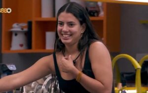 Fernanda se emociona em reencontro com filho após o BBB 24; veja vídeo