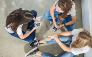Governo define direitos de crianças e adolescentes em ambiente digital