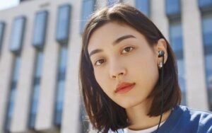 JBL lança fones Tune 310C no Brasil com USB-C e som Hi-Res