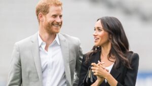 Meghan Markle dá "chega pra lá" em mulher que queria posar com Harry