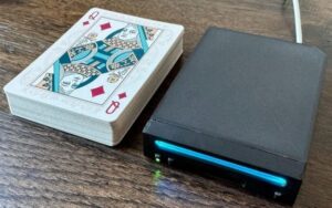 Menor Wii do mundo tem tamanho de um baralho de cartas