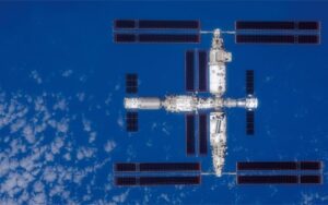 Objeto atinge estação espacial da China e causa apagão