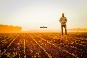 Piloto de drone está entre os 25 cargos em alta no país, aponta pesquisa