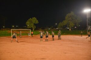 Prefeitura entrega iluminação para esporte e lazer no Campo de Futebol do Bairro Tarsila do Amaral