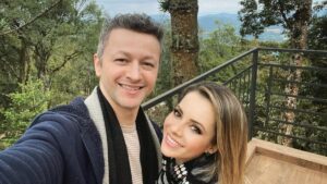 Sandy viaja para prestigiar Lucas Lima em espetáculo; saiba mais