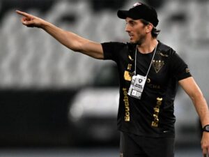 São Paulo anuncia Luis Zubeldía como novo técnico