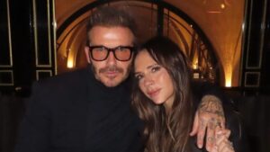 Victoria mostra David Beckham sem camisa e de shortinho: 'De nada'