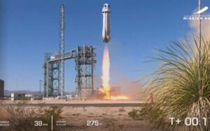 Blue Origin leva 6 turistas ao espaço e volta em segurança neste domingo (19)