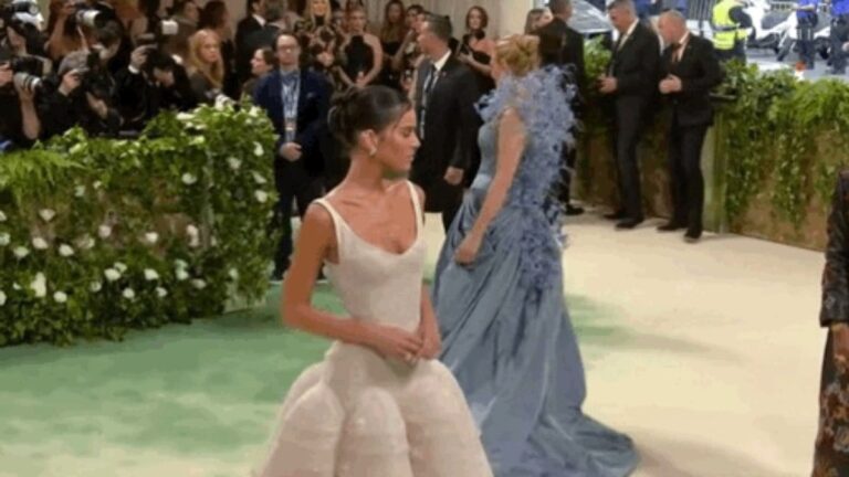 Bruna Marquezine faz sua estreia no Met Gala em NY