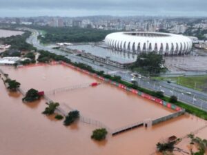 CT do Internacional está debaixo d'água após transbordamento do Rio Guaíba