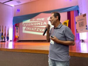 Economia Criativa e formação de lideranças comunitárias chegam a Santa Rita do Pardo no programa ‘Perifeirarte’