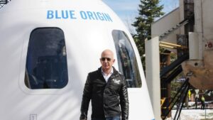 Jeff Bezos voou com a primeira tripulação do New Shepard