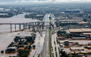 Enchentes no RS são comparadas a volume de água de Itaipu