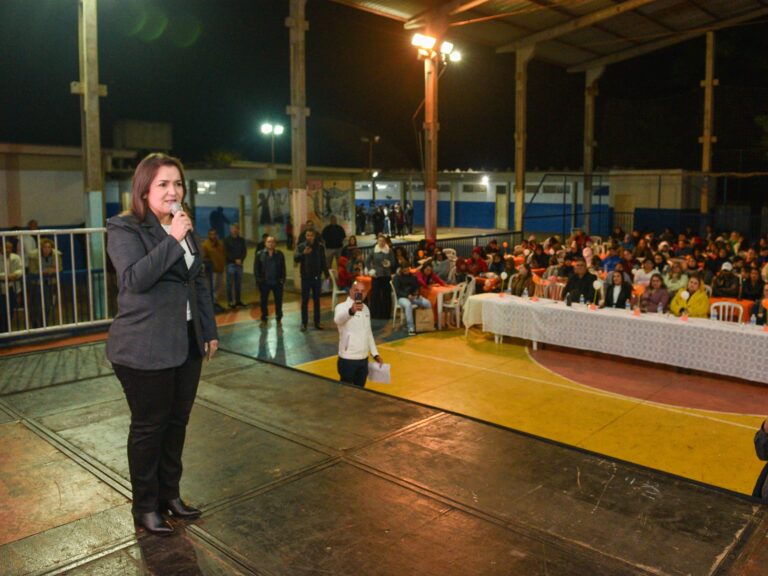 Entidade cofinanciada pela Prefeitura encerra Maio Laranja com homenagens e apresentações culturais