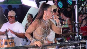 Fã processa Ivete Sangalo após ser 'esmagada' em bloco de carnaval