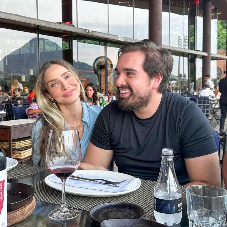 Patricia Moreira publicou registro de almoço com o namorado, Olin Batista, em restaurante no Rio de Janeiro Reprodução/Instagram