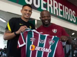 Fluminense anuncia retorno de Thiago Silva