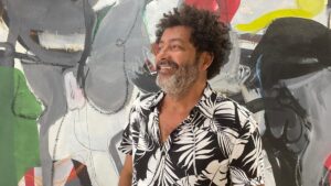 Gerson Fogaça acompanha montagem de sua exposição no museu em Miami