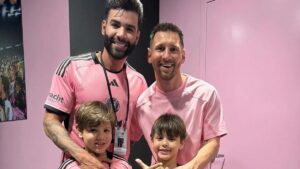 Gusttavo Lima celebra ao levar os filhos para conhecer Lionel Messi: ‘Que honra’