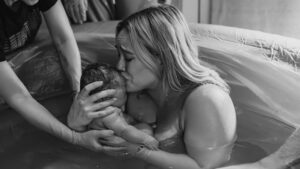 Hilary Duff anuncia nascimento da quarta filha; saiba o nome