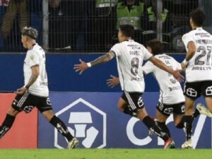 Histórico! Colo-Colo se classifica para oitavas da Libertadores com apenas seis pontos