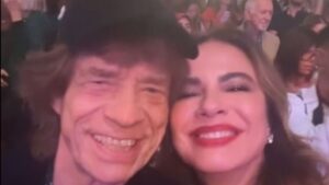 Luciana Gimenez posa ao lado do ex, Mick Jagger, na colação do filho
