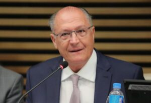 Missão do governo com Alckmin e Fávaro embarca para Arábia Saudita e China