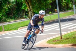 Paratleta de ciclismo com apoio da Prefeitura disputa L’Étape Rio (Tour de France)