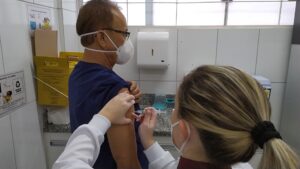 Prefeitura abre duas unidades e leva vacinação a comunidade no Bairro Lageado