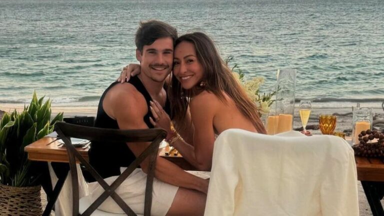 Sabrina Sato expõe fotos inéditas em declaração para Nicolas Prattes