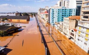 Sistemas do governo do RS voltarão a funcionar só se água baixar, diz Procergs