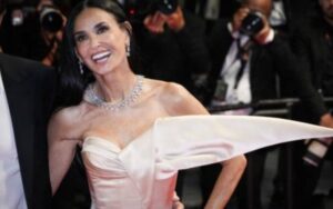 Terror com Demi Moore é aplaudido por 13 minutos em Festival de Cannes