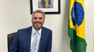 Tiago Botelho deixa a SPU-MS em preparação para corrida eleitoral em Dourados