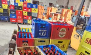 VÍDEO: ‘fábrica’ de cerveja pirata é fechada pela polícia em SP; 20 são presos