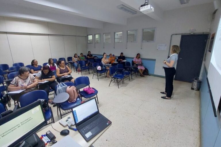 Vigilância Sanitária realiza projeto de educação continuada com Universidades