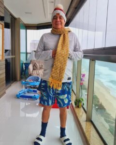 Zeca Pagodinho elege seu novo look para o inverno: 'Aquarianíssimo'