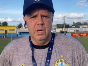 Alan George pede demissão do Costa Rica