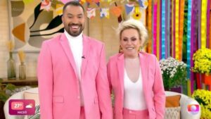 Ana Maria Braga e Gil do Vigor ousam com look rosa durante Mais Você