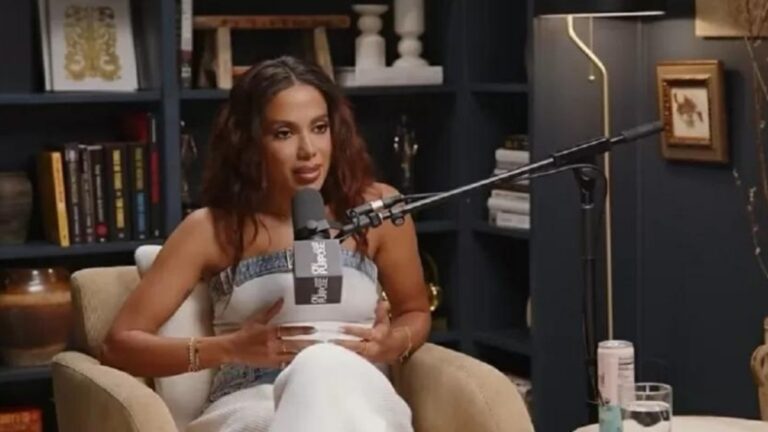 Anitta fala sobre uso de camisinha e desejo de engravidar