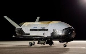 Avião espacial da China libera mais um objeto na órbita da Terra