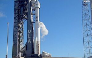 Boeing lança seu 1º voo espacial tripulado nesta quarta (5)